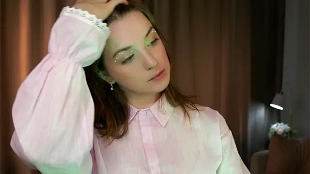 Snapshot of RenateVashaw chatting on 07/21/26, 08:38 RenateVashaw online show from 07/21/26, 08:38
