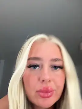 Snapshot of Vanillaheavennn chatting on 04/14/26, 08:04 Vanillaheavennn online show from 04/14/26, 08:04