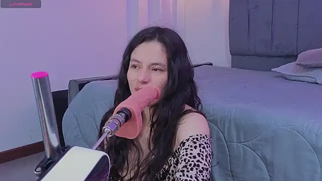 Snapshot of Samantha_bloww1 chatting on 04/28/26, 03:44 Samantha bloww1 online show from 04/28/26, 03:44