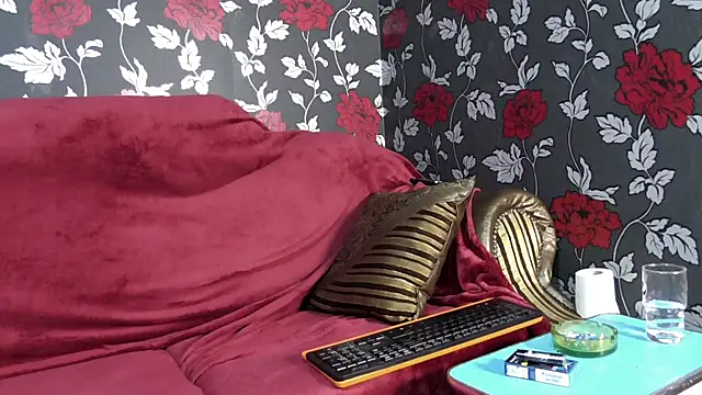 Snapshot of LiammJames chatting on 04/18/26, 07:58 LiammJames online show from 04/18/26, 07:58