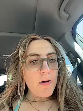 prettykitttty online show from 04/17/26, 07:39