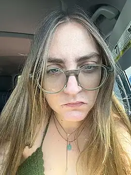 prettykitttty online show from 04/18/26, 02:32