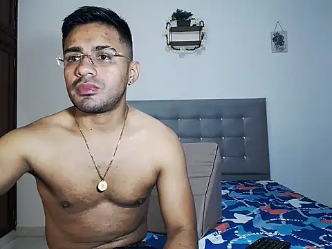 zeussexyhot online show from 04/21/26, 09:17