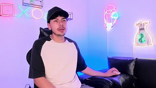 Izack 01 online show from 04/17/26, 01:36