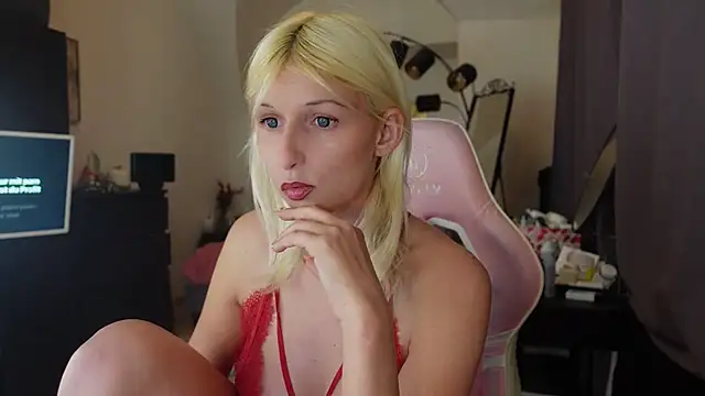 Snapshot of barbiplaymate chatting on 02/11/26, 06:13 barbiplaymate online show from 02/11/26, 06:13