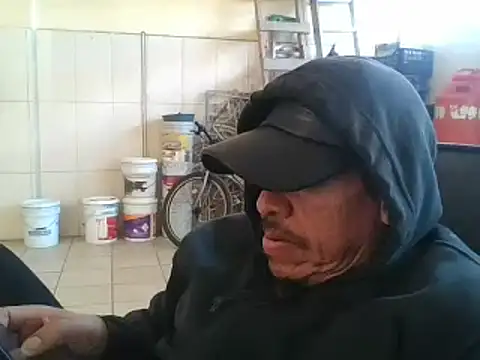 Snapshot of Oskr2024XXX chatting on 12/20/24, 07:17 Oskr2024XXX online show from 12/20/24, 07:17