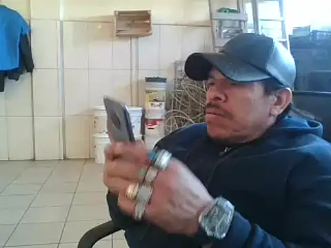 Snapshot of Oskr2024XXX chatting on 01/05/25, 05:30 Oskr2024XXX online show from 01/05/25, 05:30