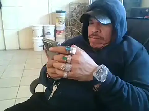 Snapshot of Oskr2024XXX chatting on 01/05/25, 08:31 Oskr2024XXX online show from 01/05/25, 08:31