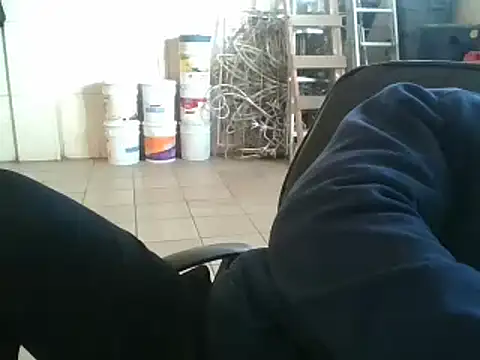 Snapshot of Oskr2024XXX chatting on 01/05/25, 11:33 Oskr2024XXX online show from 01/05/25, 11:33