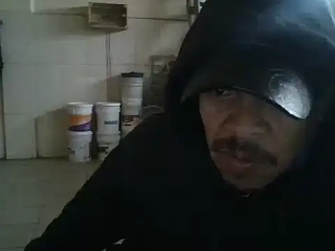 Snapshot of Oskr2024XXX chatting on 01/07/25, 10:52 Oskr2024XXX online show from 01/07/25, 10:52