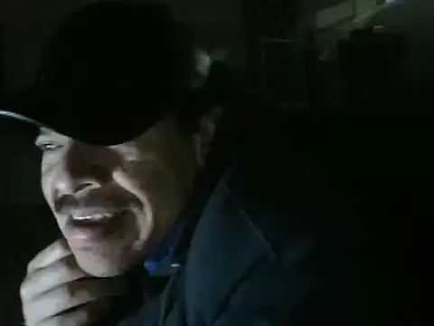 Snapshot of Oskr2024XXX chatting on 01/08/25, 04:55 Oskr2024XXX online show from 01/08/25, 04:55