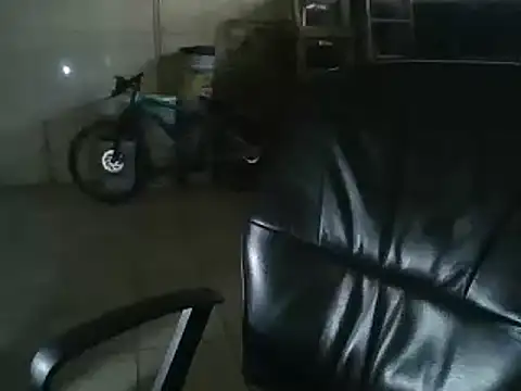 Snapshot of Oskr2024XXX chatting on 01/10/25, 12:17 Oskr2024XXX online show from 01/10/25, 12:17