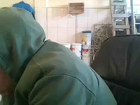 Snapshot of Oskr2024XXX chatting on 01/17/25, 06:44 Oskr2024XXX online show from 01/17/25, 06:44