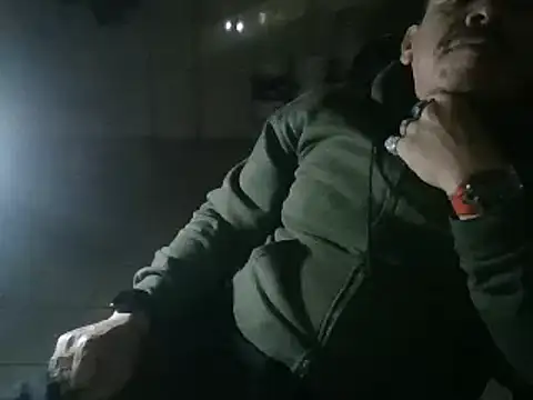 Snapshot of Oskr2024XXX chatting on 01/22/25, 01:31 Oskr2024XXX online show from 01/22/25, 01:31