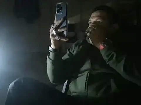 Snapshot of Oskr2024XXX chatting on 01/22/25, 05:05 Oskr2024XXX online show from 01/22/25, 05:05