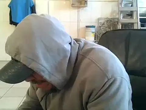 Snapshot of Oskr2024XXX chatting on 01/29/25, 06:28 Oskr2024XXX online show from 01/29/25, 06:28