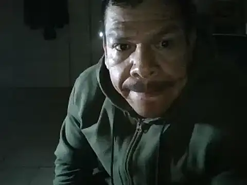 Snapshot of Oskr2024XXX chatting on 02/01/25, 03:30 Oskr2024XXX online show from 02/01/25, 03:30