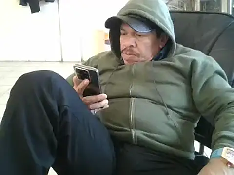 Snapshot of Oskr2024XXX chatting on 02/02/25, 09:23 Oskr2024XXX online show from 02/02/25, 09:23