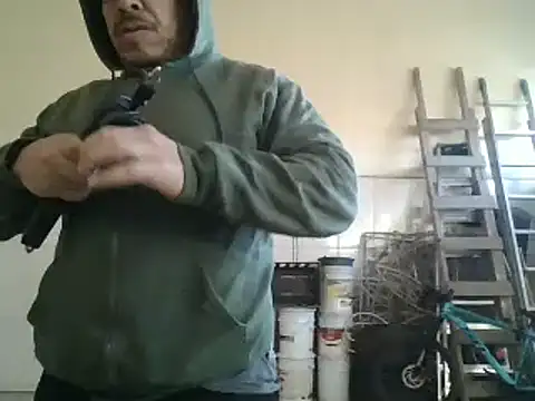 Snapshot of Oskr2024XXX chatting on 02/09/25, 02:07 Oskr2024XXX online show from 02/09/25, 02:07