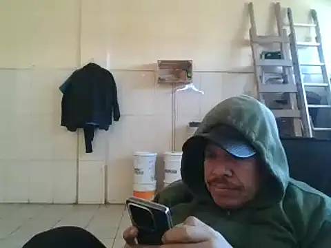 Snapshot of Oskr2024XXX chatting on 02/10/25, 03:32 Oskr2024XXX online show from 02/10/25, 03:32