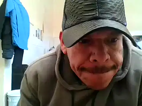 Snapshot of Oskr2024XXX chatting on 02/26/25, 08:00 Oskr2024XXX online show from 02/26/25, 08:00