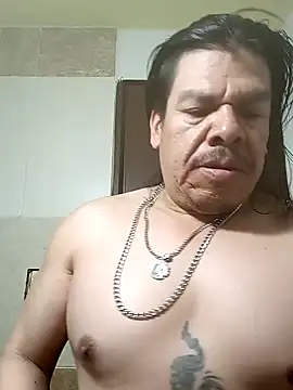 Snapshot of Oskr2024XXX chatting on 03/18/25, 02:04 Oskr2024XXX online show from 03/18/25, 02:04