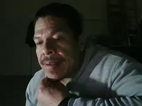 Snapshot of Oskr2024XXX chatting on 03/19/25, 06:14 Oskr2024XXX online show from 03/19/25, 06:14