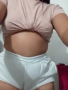 Snapshot of DaniellaGiraldo chatting on 06/04/26, 01:50 DaniellaGiraldo online show from 06/04/26, 01:50