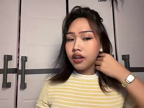 lady clea online show from 04/16/26, 07:31