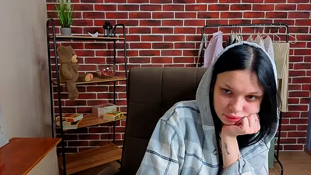 BrendaaWarren online show from 04/19/26, 09:19