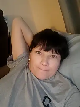 AlexaShiny  online show from 04/17/26, 01:03