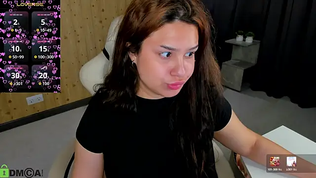 Snapshot of nicolewoss chatting on 07/10/26, 04:28 nicolewoss online show from 07/10/26, 04:28