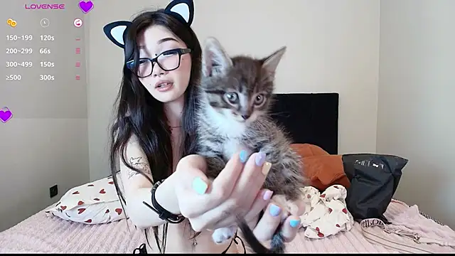 kum1k0 online show from 05/09/26, 07:19