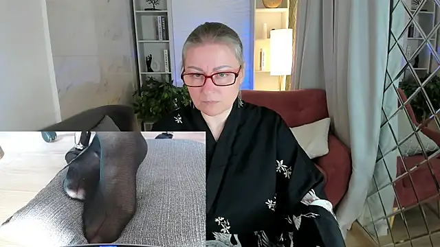 Alexandra Kind online show from 05/05/26, 01:52