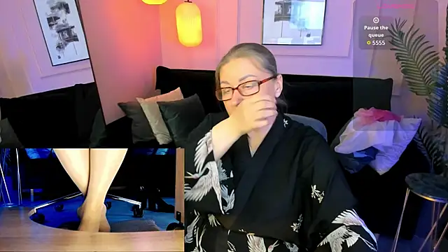 Alexandra Kind online show from 06/13/26, 08:51