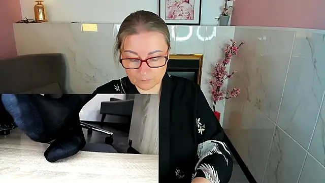 Alexandra Kind online show from 06/17/26, 01:52
