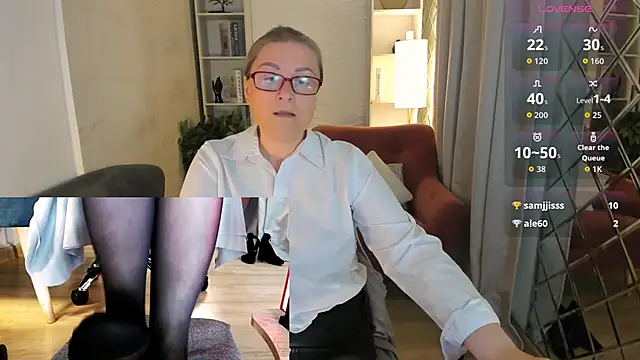 Alexandra Kind online show from 06/18/26, 08:46