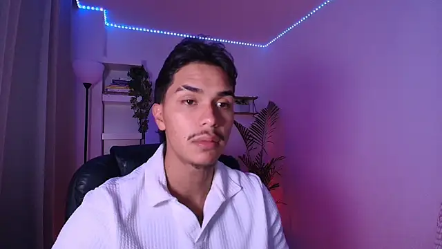 andyypalmer  online show from 07/26/26, 05:37