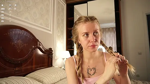 LollyStar online show from 05/17/26, 01:14