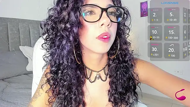 Dalia nix  online show from 06/04/26, 04:40