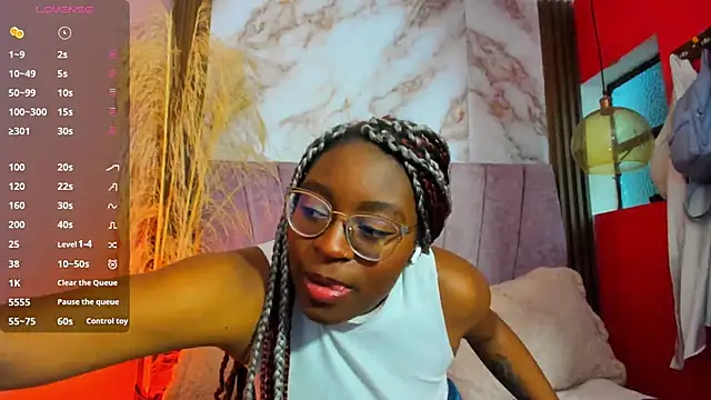 Snapshot of Candy_Williamss chatting on 05/25/26, 08:15 Candy Williamss online show from 05/25/26, 08:15
