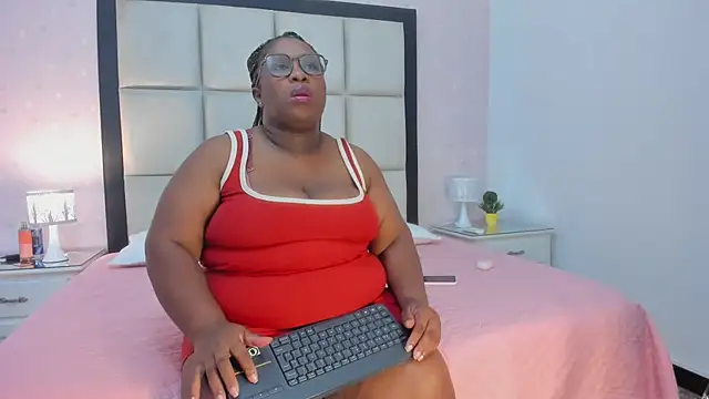 Snapshot of TreisyVixen chatting on 06/28/26, 03:12 TreisyVixen online show from 06/28/26, 03:12