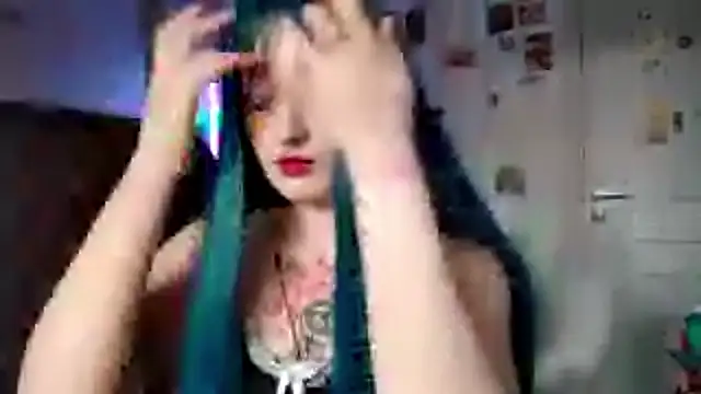 Snapshot of UniSunny chatting on 04/16/26, 02:07 UniSunny online show from 04/16/26, 02:07