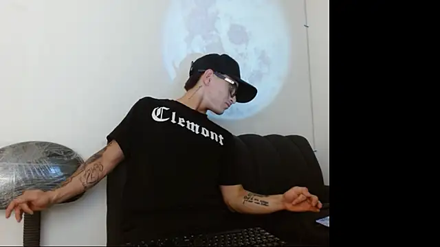 Zeusdark19 online show from 05/20/26, 05:02