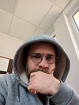 gayboyx77 online show from 04/15/26, 09:38