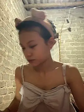 Elysa-x online show from 04/18/26, 09:13