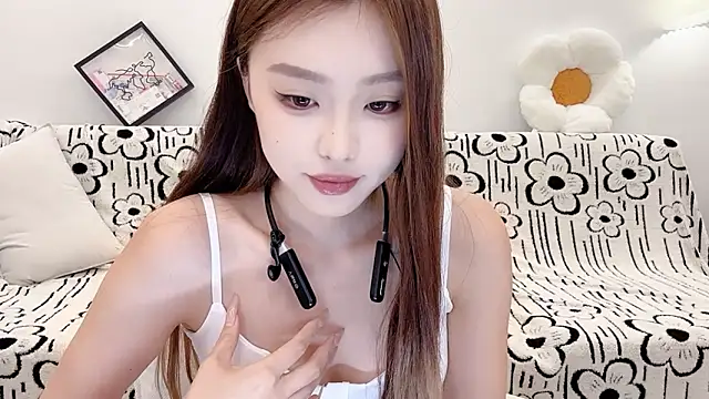 Snapshot of IAIA_iris chatting on 04/18/26, 07:58 IAIA iris online show from 04/18/26, 07:58