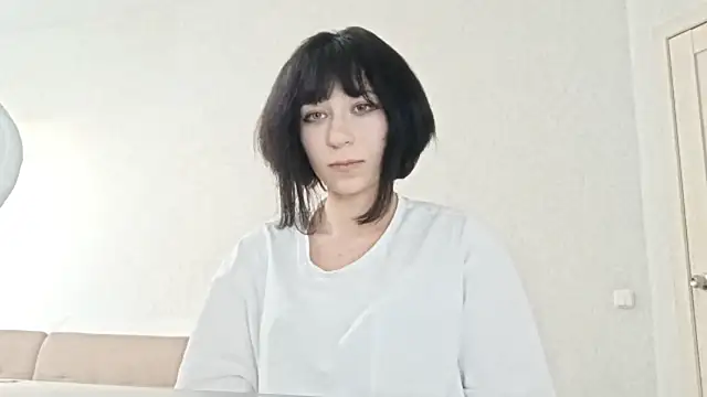 Snapshot of HalinaDoniel chatting on 04/15/26, 02:24 HalinaDoniel online show from 04/15/26, 02:24