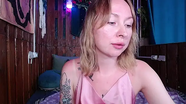Snapshot of Mimi-Deep chatting on 07/08/26, 07:46 Mimi-Deep online show from 07/08/26, 07:46