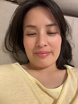 Snapshot of Faye-baby chatting on 05/13/26, 05:21 Faye-baby online show from 05/13/26, 05:21